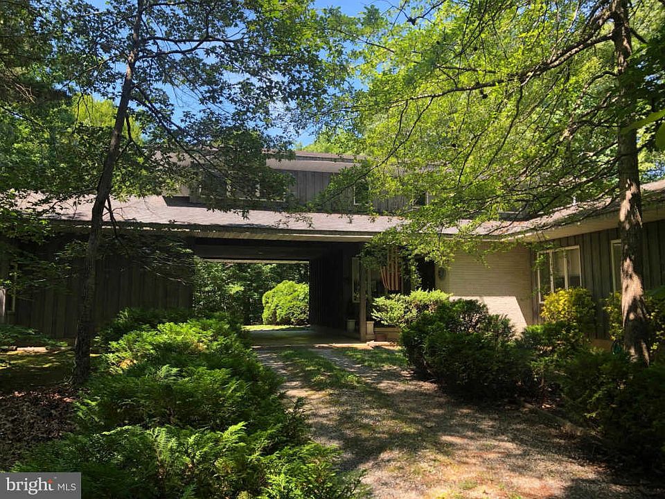 1st image of 41266 Molly Ct
