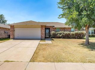 109 Phlox Ln, Burleson, TX 76028