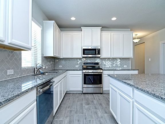 The Clairmont - Kitchen