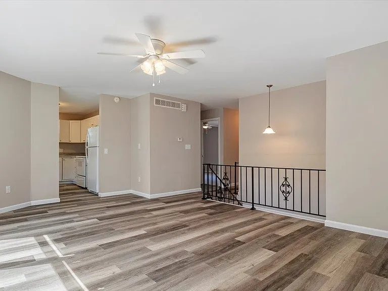 32 Sundowner Ln — Photo 1