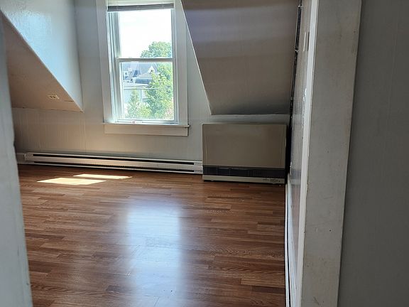 3rd image of 11 Morey St