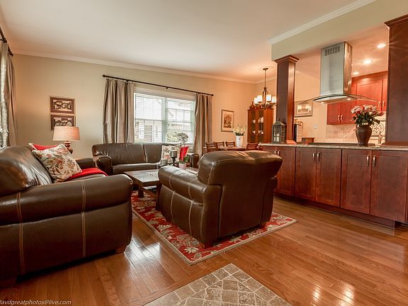 3rd image of 310 Birchwood Ct