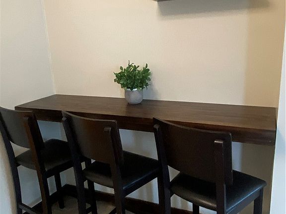 4th image of 91 N Starr Ave #2