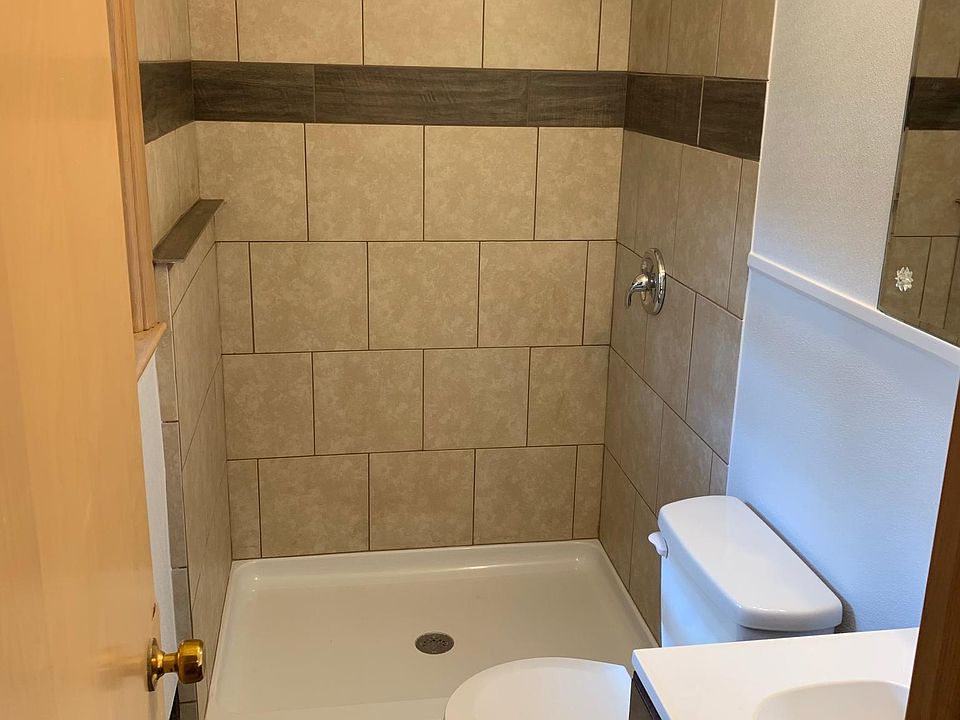 2nd image of 5036 N Michigan Ave