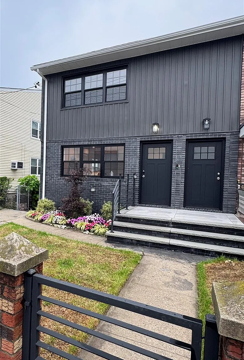 3 bed, 2.0 bath, 2100 sqft, $3,850 — Photo 1
