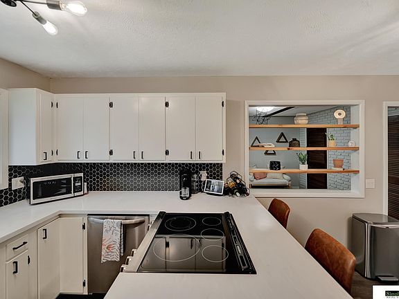 4th image of 1400 Meadow Dale Dr