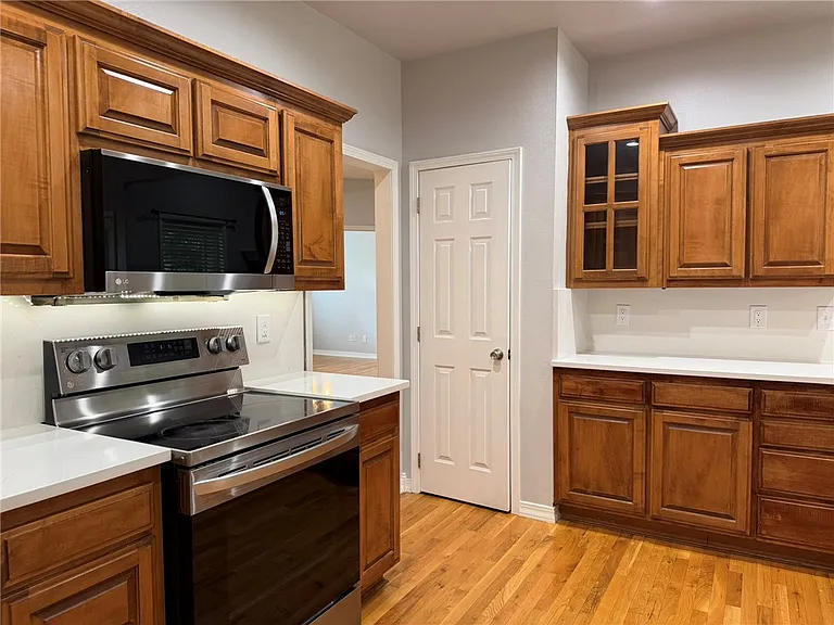 1 Elder Ln — Photo 8