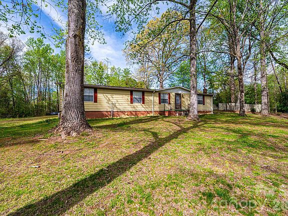 4th image of 2474 Chandler Pl