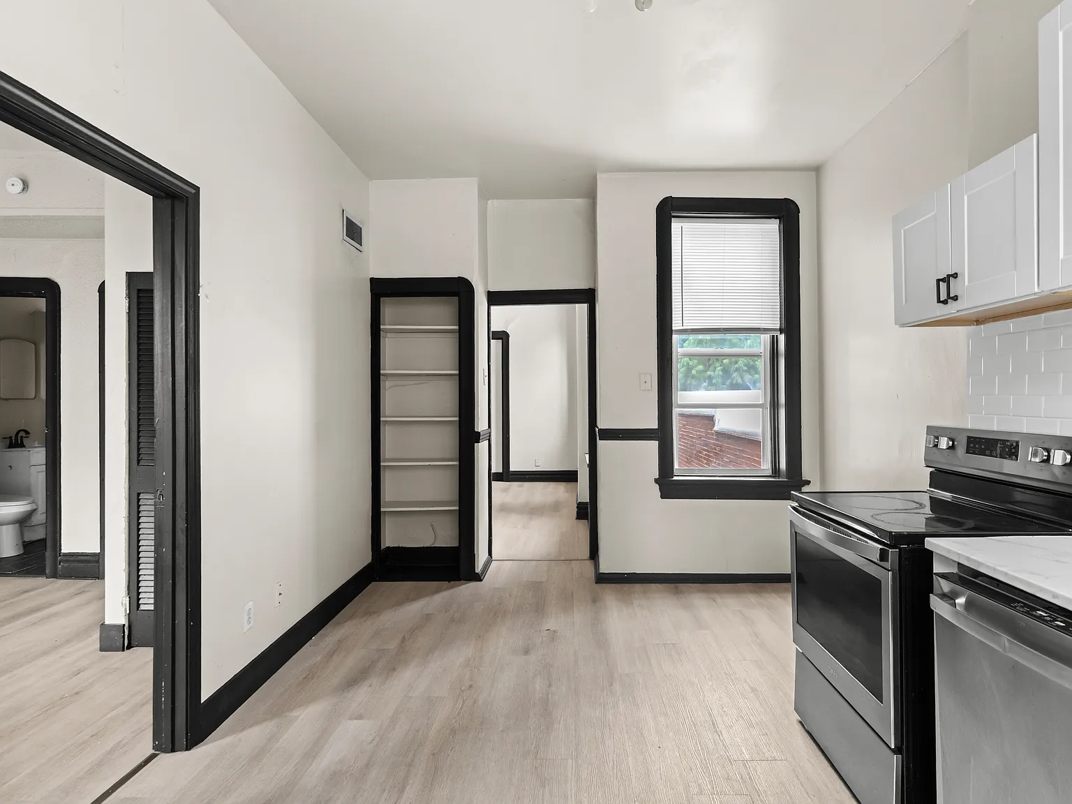 2 bed, 1000 sqft, $995 — Photo 4