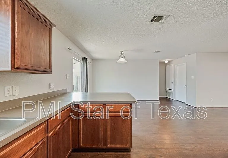 2061 Bliss Rd — Photo 18