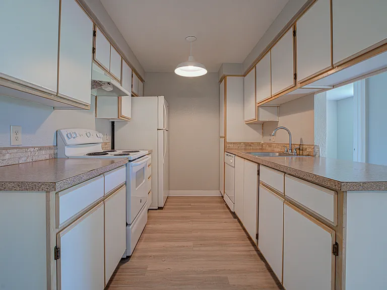 Veri on Sunnyview — Photo 22