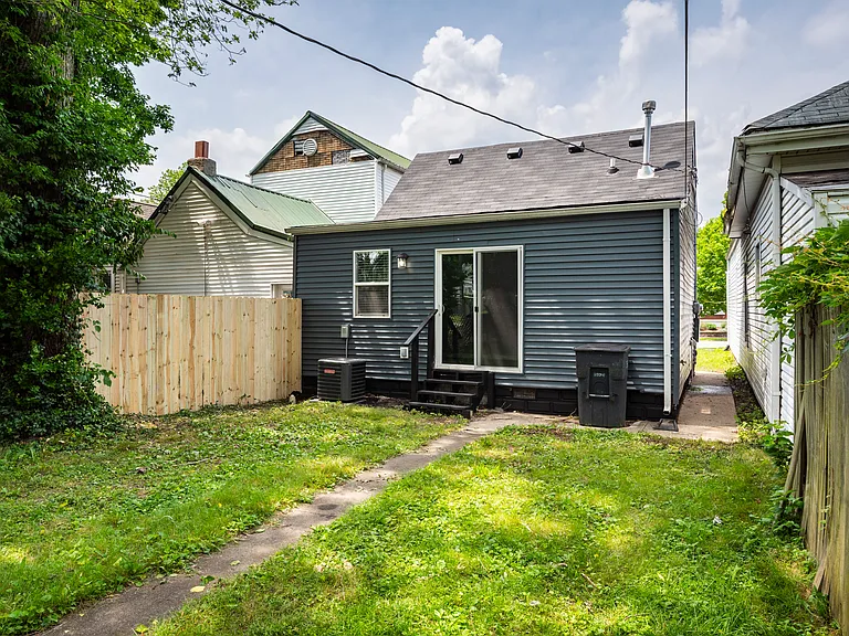1408 Culbertson Ave — Photo 4