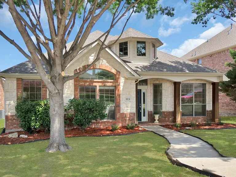 11036 Coralberry Dr — Photo 2