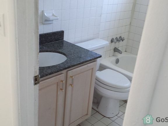 3rd image of 2331 NE 1st Ave