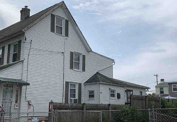 2nd image of 22 7th St