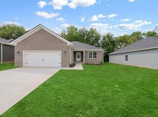 566 Pleasant Meadow Cir, Bowling Green, KY 42101