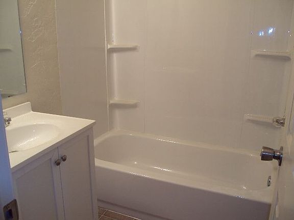 5th image of 1109 N Beverly Dr