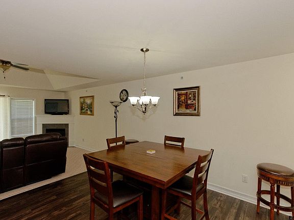 4th image of 184 Paddock Cir