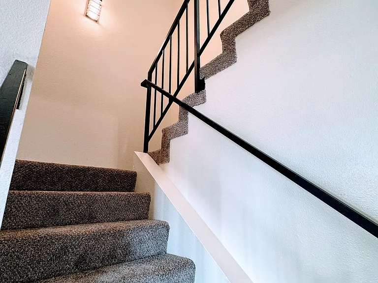 Orchard Plaza Apts — Photo 8
