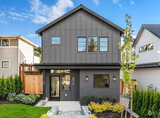 677 16th Ave W, Kirkland, WA