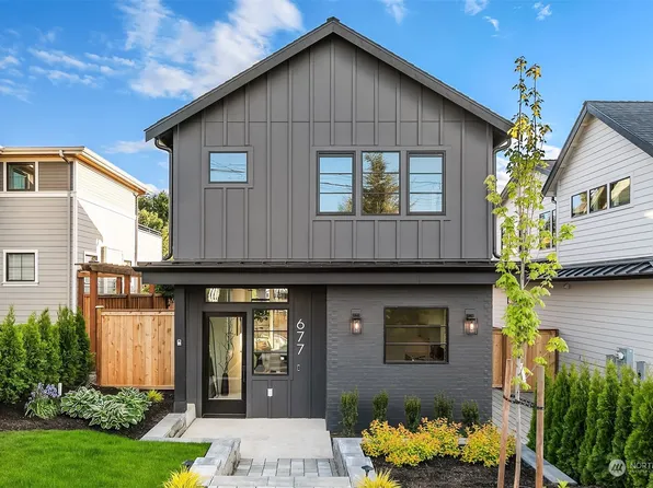 677 16th Avenue W, Kirkland, WA 98033