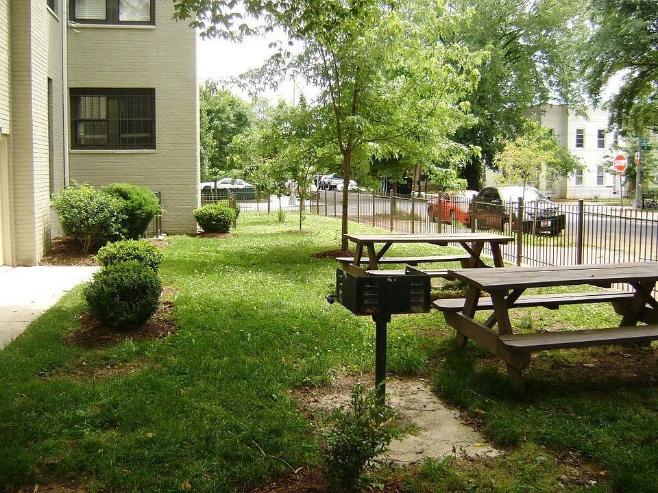 Building Photo 4