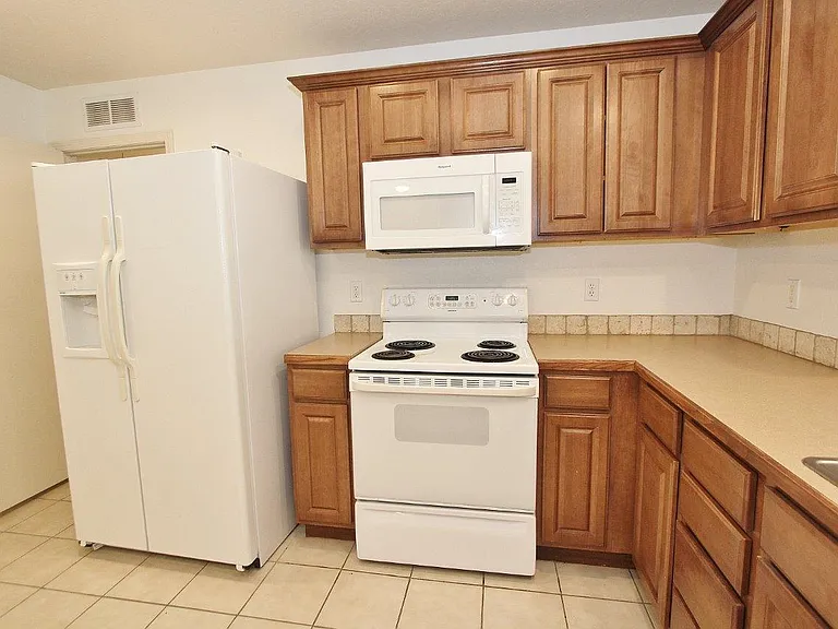 1208 N Cheshire Dr — Photo 10