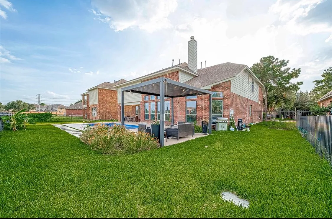10614 Opal Ridge Dr — Photo 3