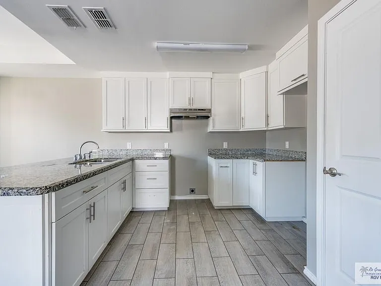 2107 Carlos Ave #A — Photo 10
