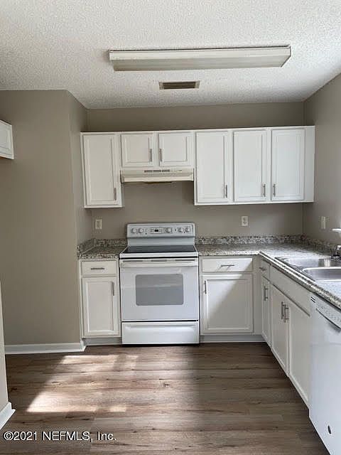 1st image of 7962 Cherry Blossom Dr S