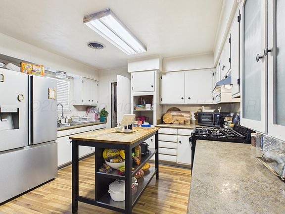 4th image of 1502 S Indiana St