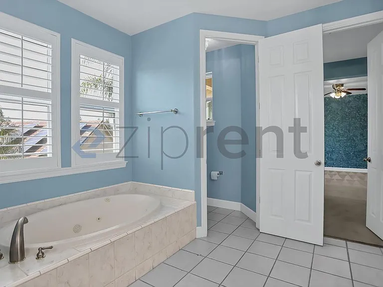 5743 W Chennault Ave — Photo 45