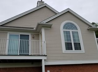 52212 Stoneridge Dr, Macomb, MI 48042