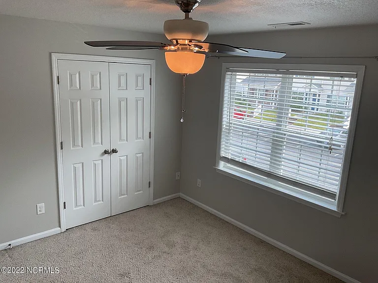 27 Doris Ave E #501 — Photo 4