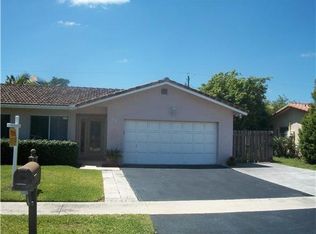 16 Tam O Shanter Ln, Boca Raton, FL 33431