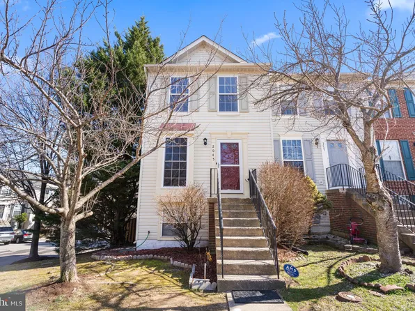 2045 Stargrass Ct, Woodbridge, VA 22192