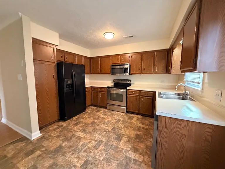 245 Loch Cir — Photo 6