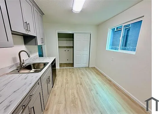 1132 Parker St #B — Photo 6