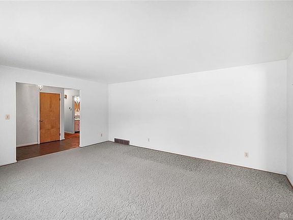 2nd image of 706 Kings Row Ave