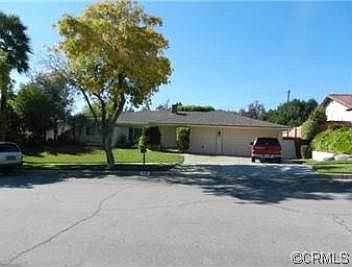 1st image of 1689 Mulberry Ave