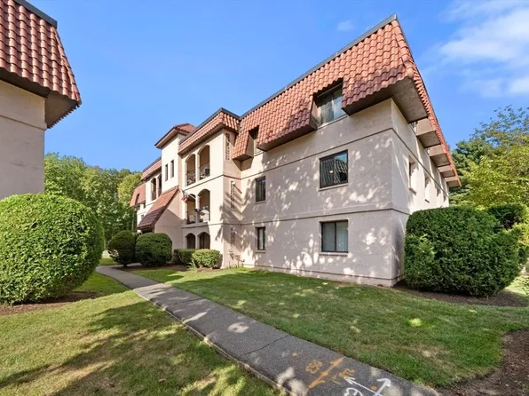 685 Oak St #21-6, Brockton, MA 02301