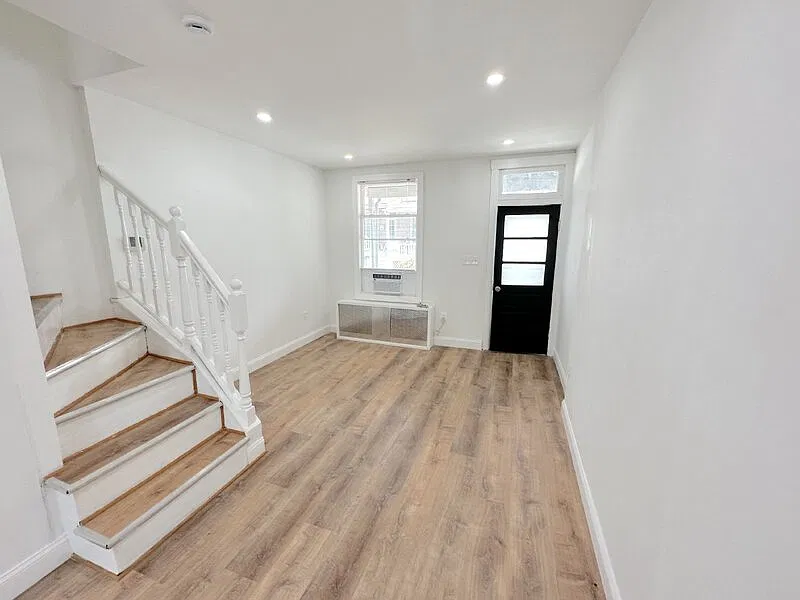 2 bed, 1.0 bath, 728 sqft, $1,800 — Photo 2