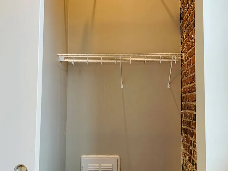 2523 Farnam St — Photo 11
