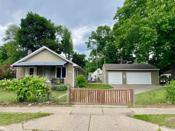 319 Holly St SW, Wyoming, MI 49548