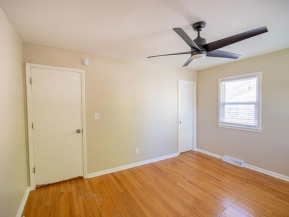 4th image of 5525 W 97th St #5525