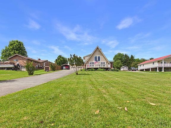 3rd image of 4838 Barton Dr