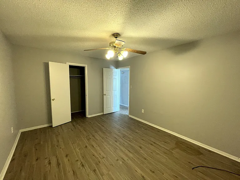 3929 Highridge Dr SW #D — Photo 11