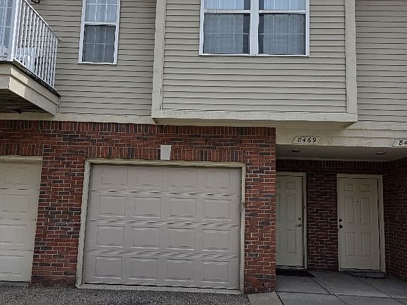 3rd image of 8469 Heywood Cir #58