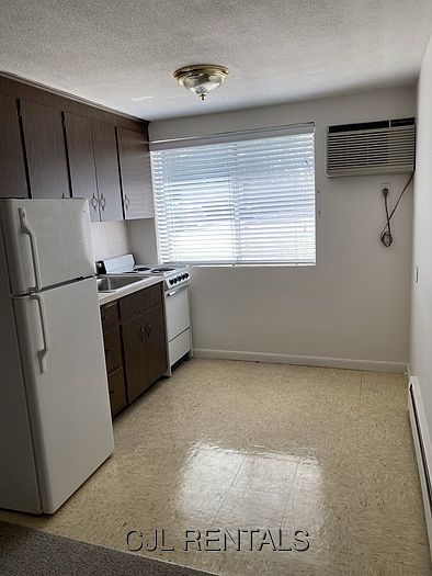 2nd image of 15 Piggott Rd APT 3