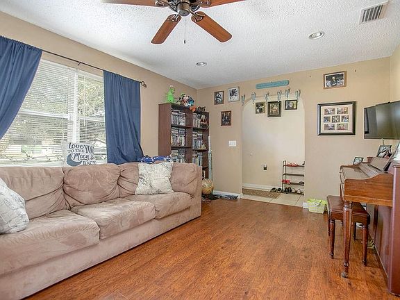 5th image of 865 S Dexter Ave